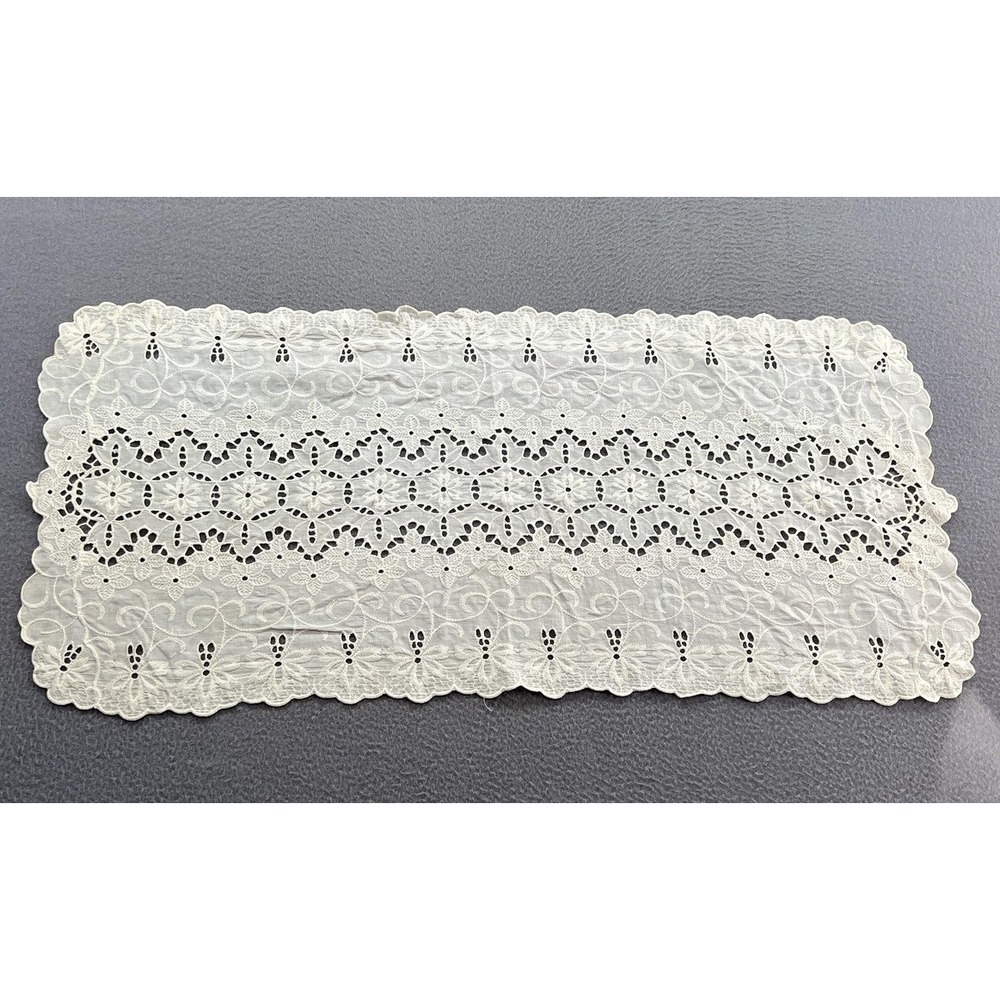 Vintage White Lace Table Runner Eyelet Embroidery Scalloped Edge 29.5x12.5